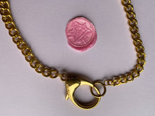 Charger l'image dans la galerie, Choker upcyclé cadenas Louis Vuitton