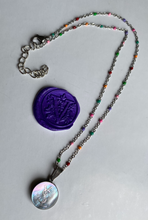 Charger l'image dans la galerie, Collier upcyclé colorful nacre YSL
