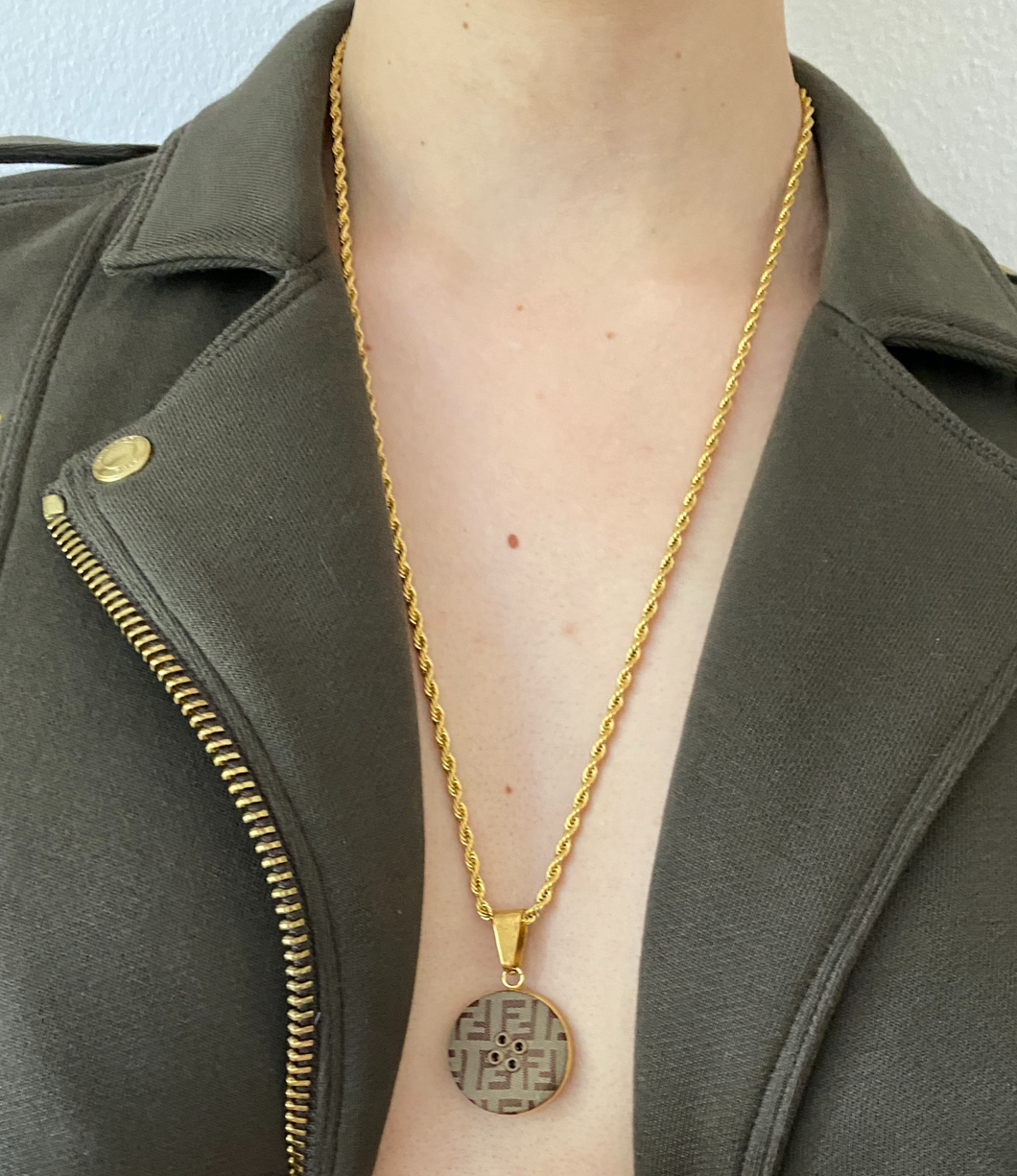 Collier upcyclé double F torsadé Fendi