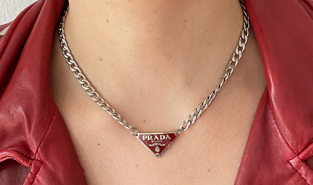 Choker upcyclé rouge passion Prada