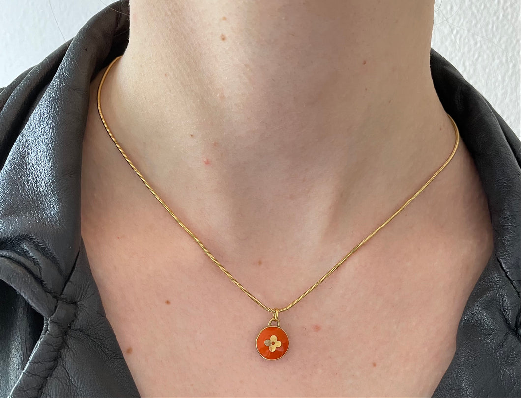 Collier upcyclé fleur orange Louis Vuitton